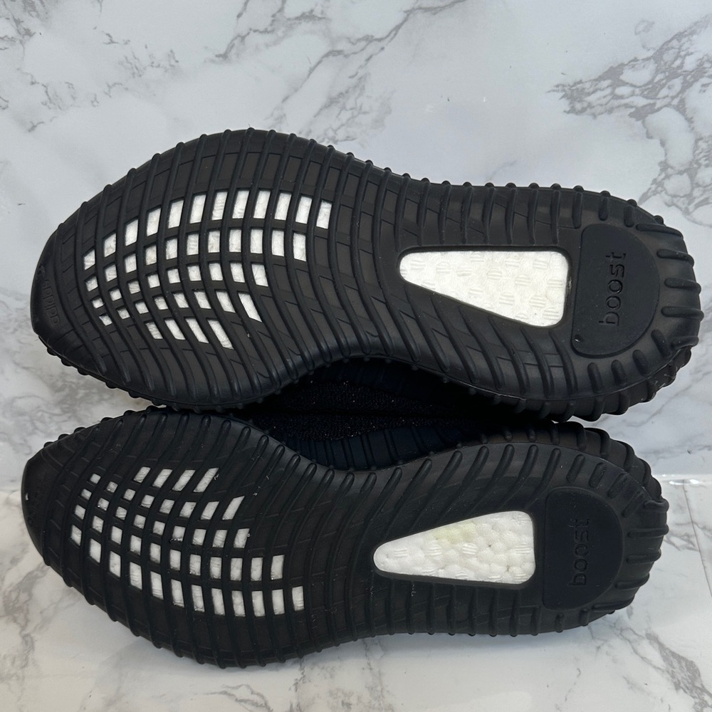 Adidas Yeezy Boost 350 V2 Core Black Red - Picture 10 of 11